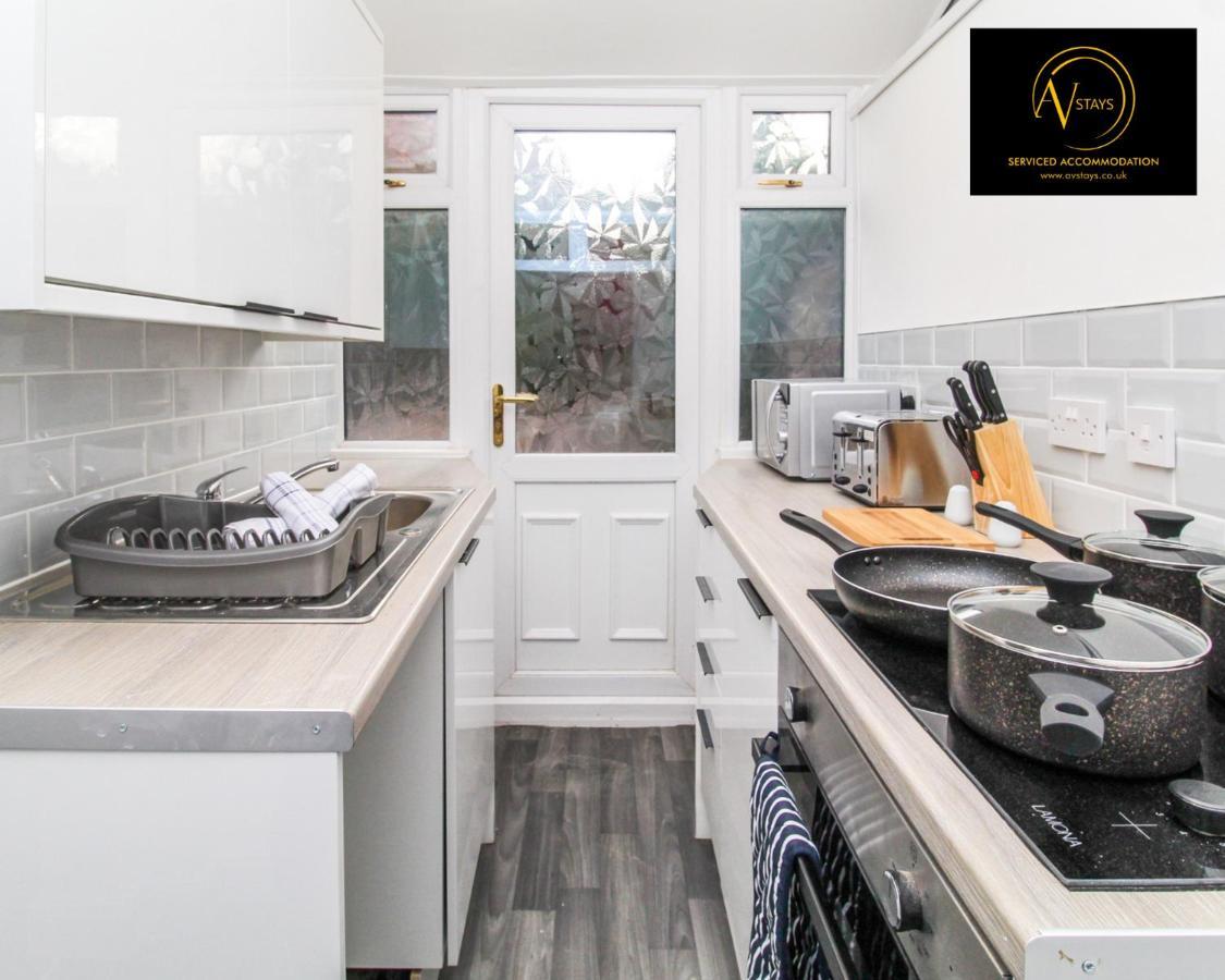 Modern House By Av Stays Short Lets & Serviced Accommodation St Helens St Helens  Buitenkant foto
