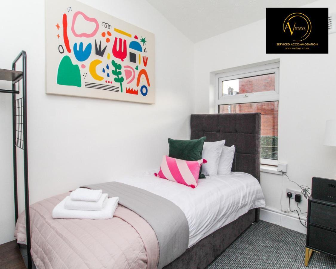 Modern House By Av Stays Short Lets & Serviced Accommodation St Helens St Helens  Buitenkant foto