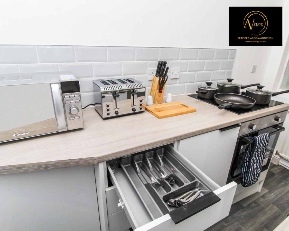 Modern House By Av Stays Short Lets & Serviced Accommodation St Helens St Helens  Buitenkant foto